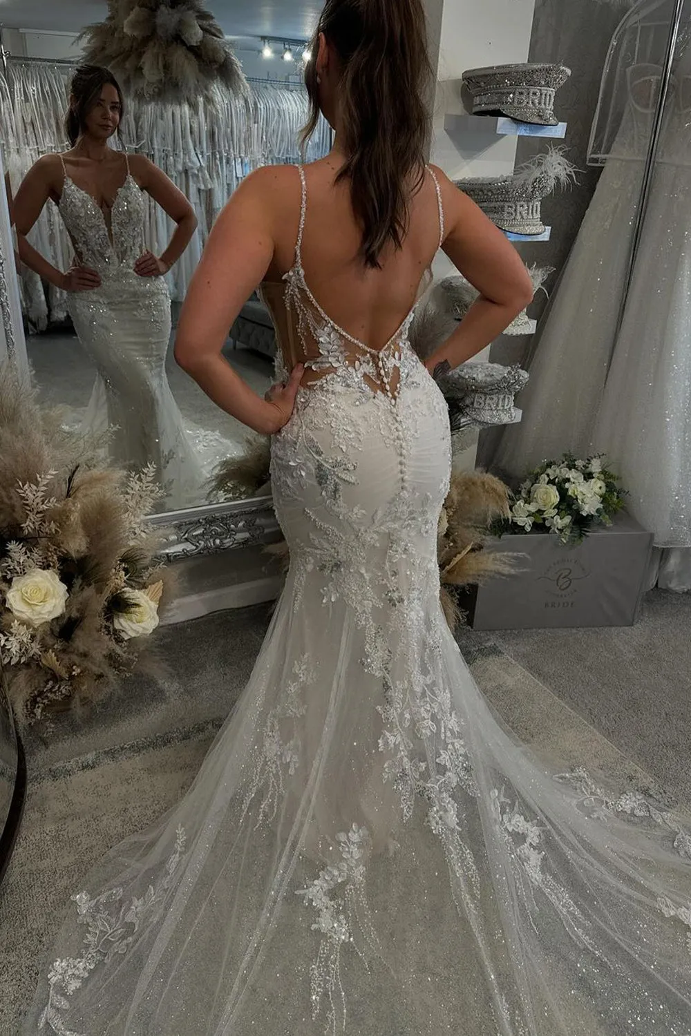 Fairy Chic Mermaid V Neck Lace Wedding Dresses with Appliques